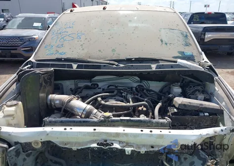 2010 Toyota Tundra Grade 5.7L V8 z USA, uszkodzony, nr VIN 5TFDW5F17AX129858